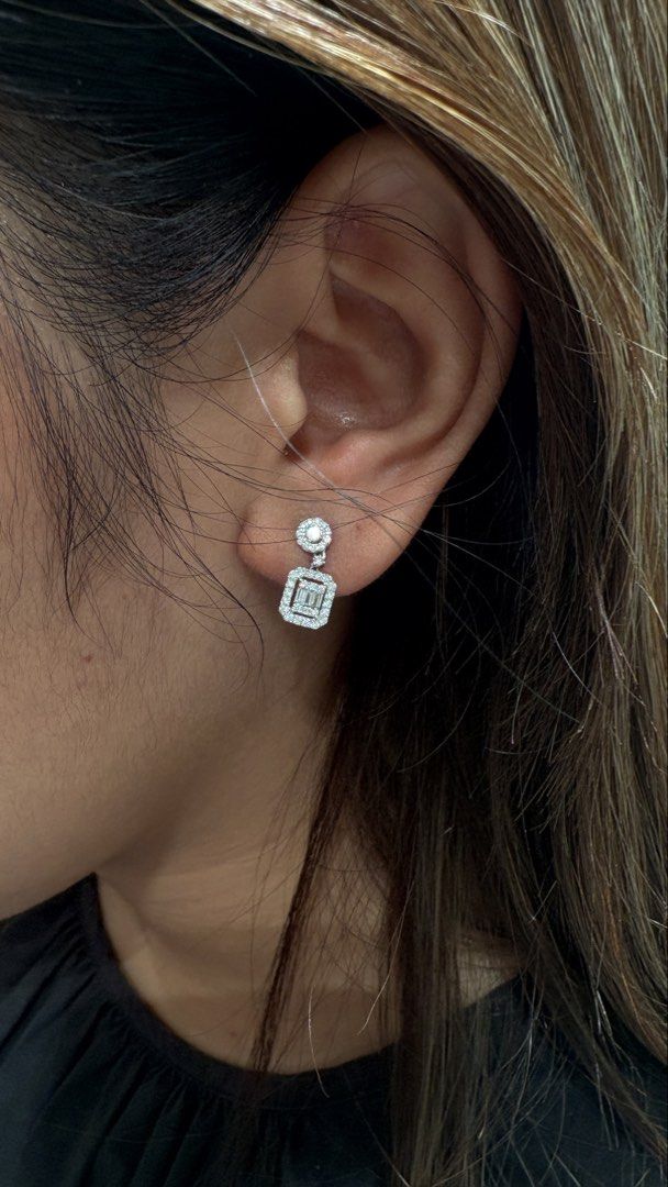 Natural diamond earrings (Category: Earrings) located in Manila. Submitted by jjjohnm (Listing ID 1462542864, Image 1). Description: Rfs: not being used.