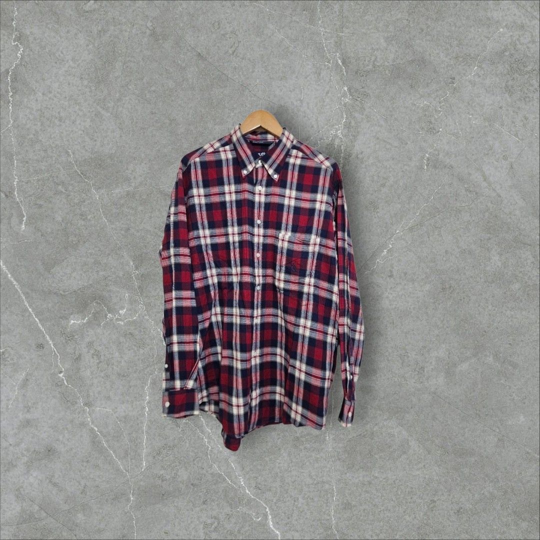 Nautica plaid flannel (Category: Coats, Jackets and Outerwear) located in Baguio. Submitted by fadexquisite (Listing ID 1462602017, Image 1). Description: Nautica plaid flannel Large 30x25 Excellent condition 400 plus ship fee.