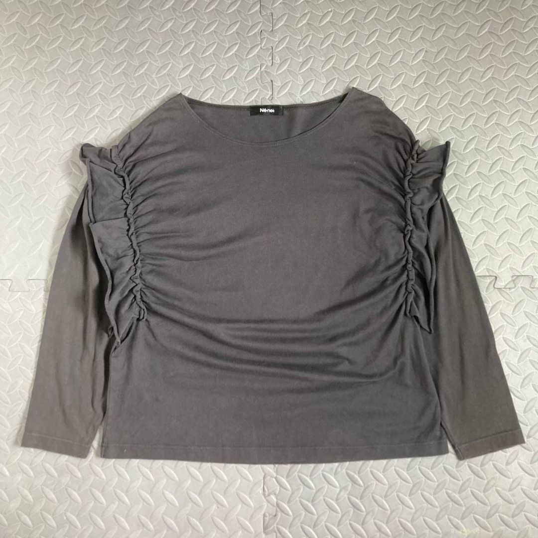 Ne-net – Oversize Cut Ruffles Top (Category: Longsleeves) located in Quezon City. Submitted by archived.g (Listing ID 1462478960, Image 1). Description: Ne-net – Oversize Cut Ruffles Top - Brand: Ne-net Made in: China Year: Material: Cotton Color: Gray Marked size: 2 Sizing: Measurements (laid flat): Shoulders: 20" Sleeves: 20” Bust: 20” Waist: 21" Length: 23.5” Color rating: 8.5/10 Condition: 8.5/10 Flaws: signs of usage .