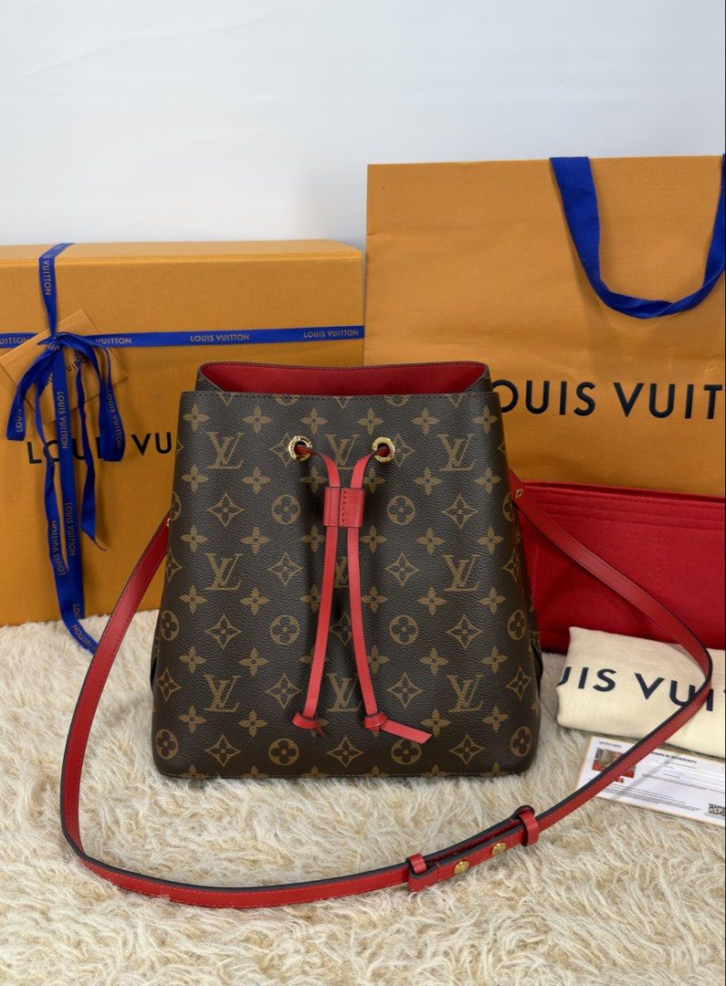 Neo Noe MM Monogram Canvas (Category: Luxury Bags & Wallets) located in Manila. Submitted by luxuryprelovedbagsby_by_agnes (Listing ID 1462496968, Image 1). Description: Neo Noe MM Monogram Canvas Php 99,000 148K SRP Like New Condition Microchipped Dimensions: 26x26 x 17.5cm.