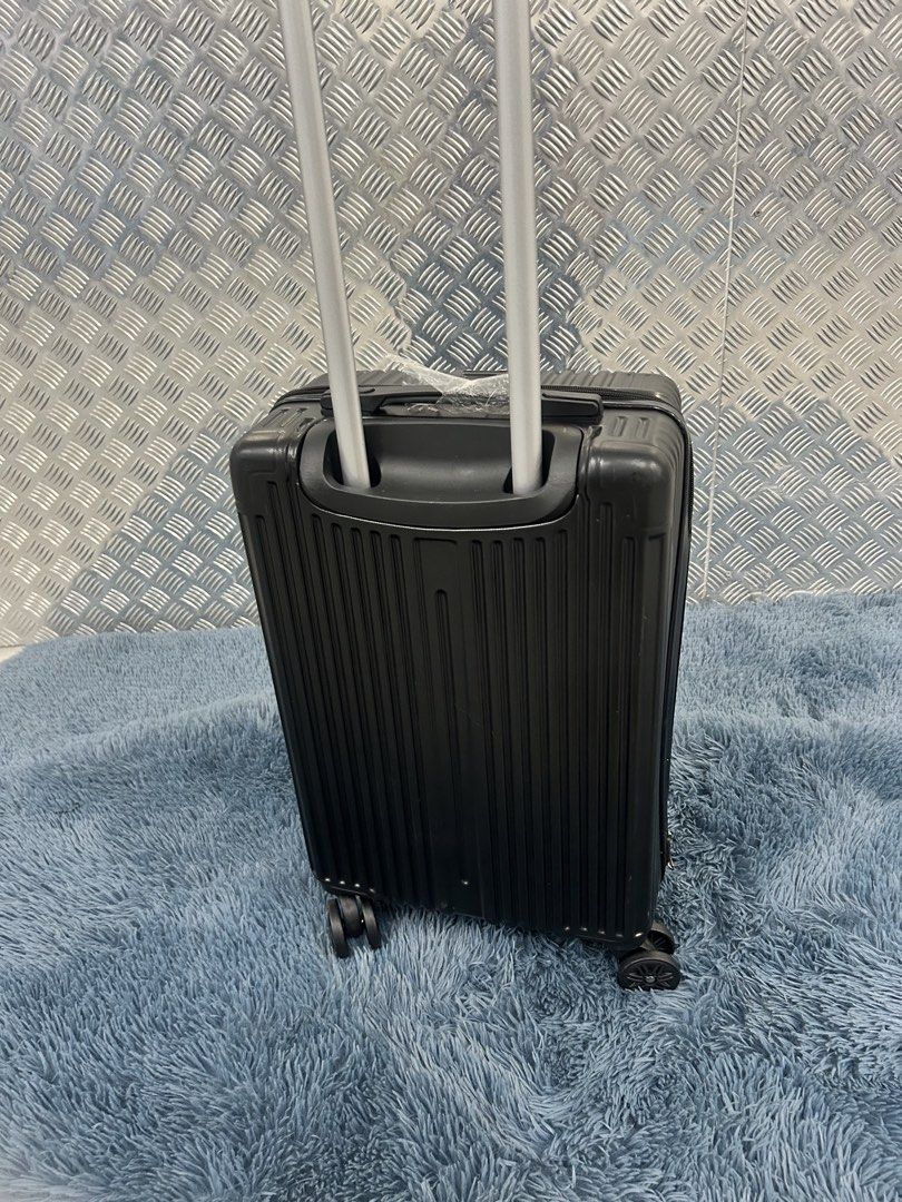 New： 20 inch luggage for handcarry ； 20 吋行李箱 55 x 35 x 22cm （分類：旅遊 - 旅行必需品及用品）位於 Hong Kong。 由 fashiontrade_luggage_company 提交（商品編號 1462469364，圖片 3）。簡介： 。