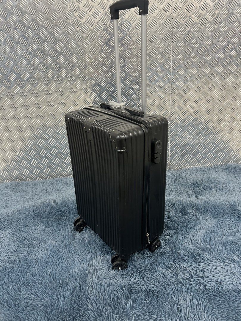 New： 20 inch luggage for handcarry ； 20 吋行李箱 55 x 35 x 22cm （分類：旅遊 - 旅行必需品及用品）位於 Hong Kong。 由 fashiontrade_luggage_company 提交（商品編號 1462469364，圖片 2）。簡介： 。