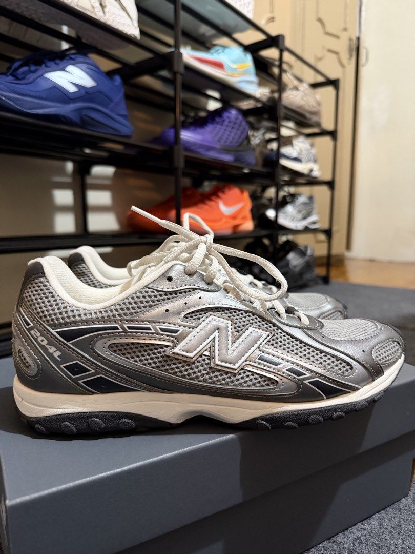 New Balance 204L (Category: Sneakers) located in Manila. Submitted by _lumapasnmp (Listing ID 1462620096, Image 3). Description: New Balance 204L Dark Silver Metallic/Slate Grey Price: PHP 4,000 (Bought: PHP 6,795) Size: 6.5M (24.5cm) fits 7.5-8W Quick Specs: • Condition: Like new • Worn: 3x only • Bought from: ABC Mart Grand Stage • Includes: Original box & paper inserts Reason for selling: Bought another colorway 📍 Tandang Sora, QC or nearby a