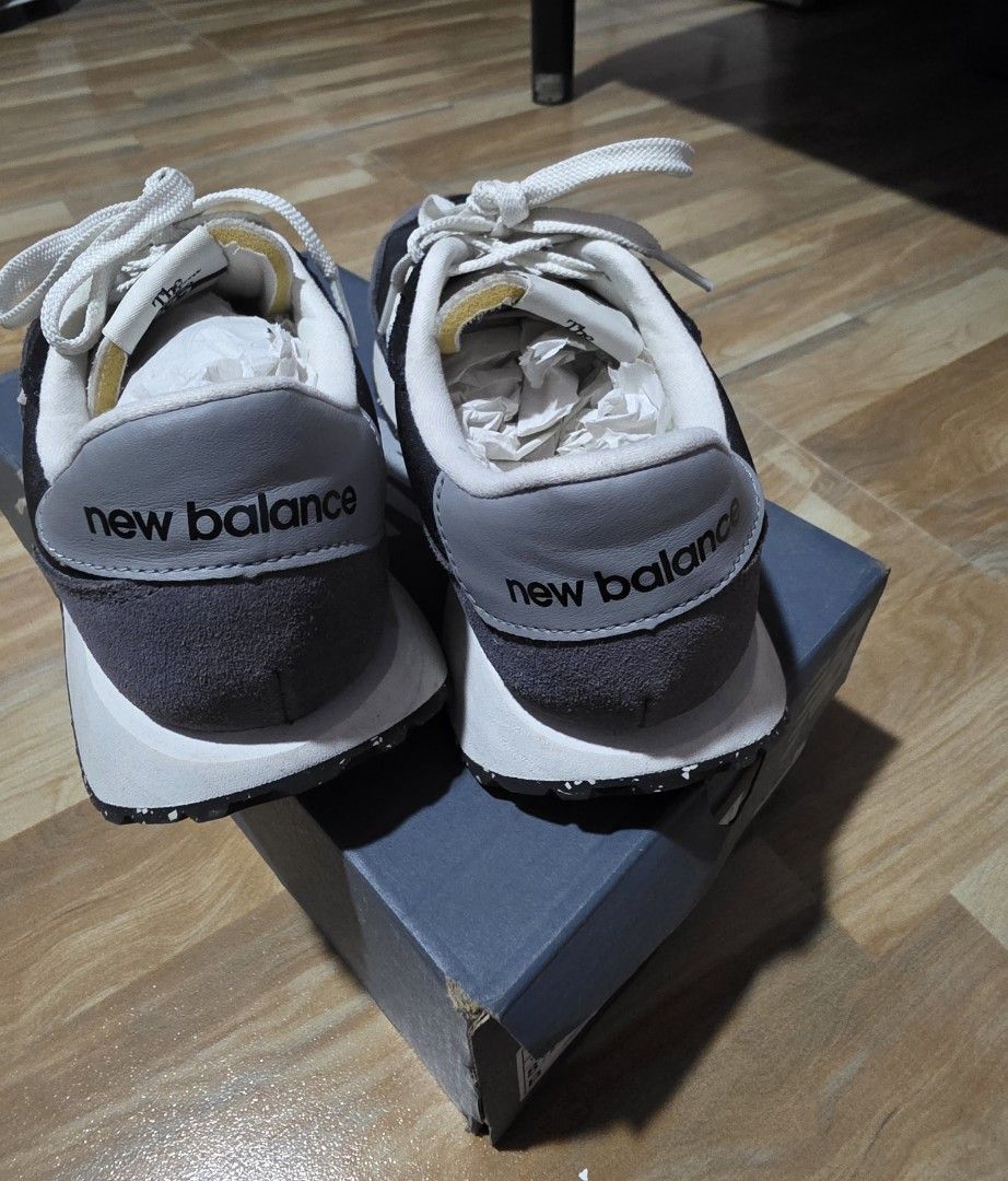 New Balance 237 (Category: Sneakers) located in Las Pinas. Submitted by beiyaaah99 (Listing ID 1462593194, Image 3). Description: - Brand: New Balance - Model: 237 - Colorway: Classic Black, Grey, and White - Materials: Suede and Mesh Upper - Features: Comfortable and stylish for everyday wear - Condition: Comes with original box - Style: Great for casual outfits - With box.