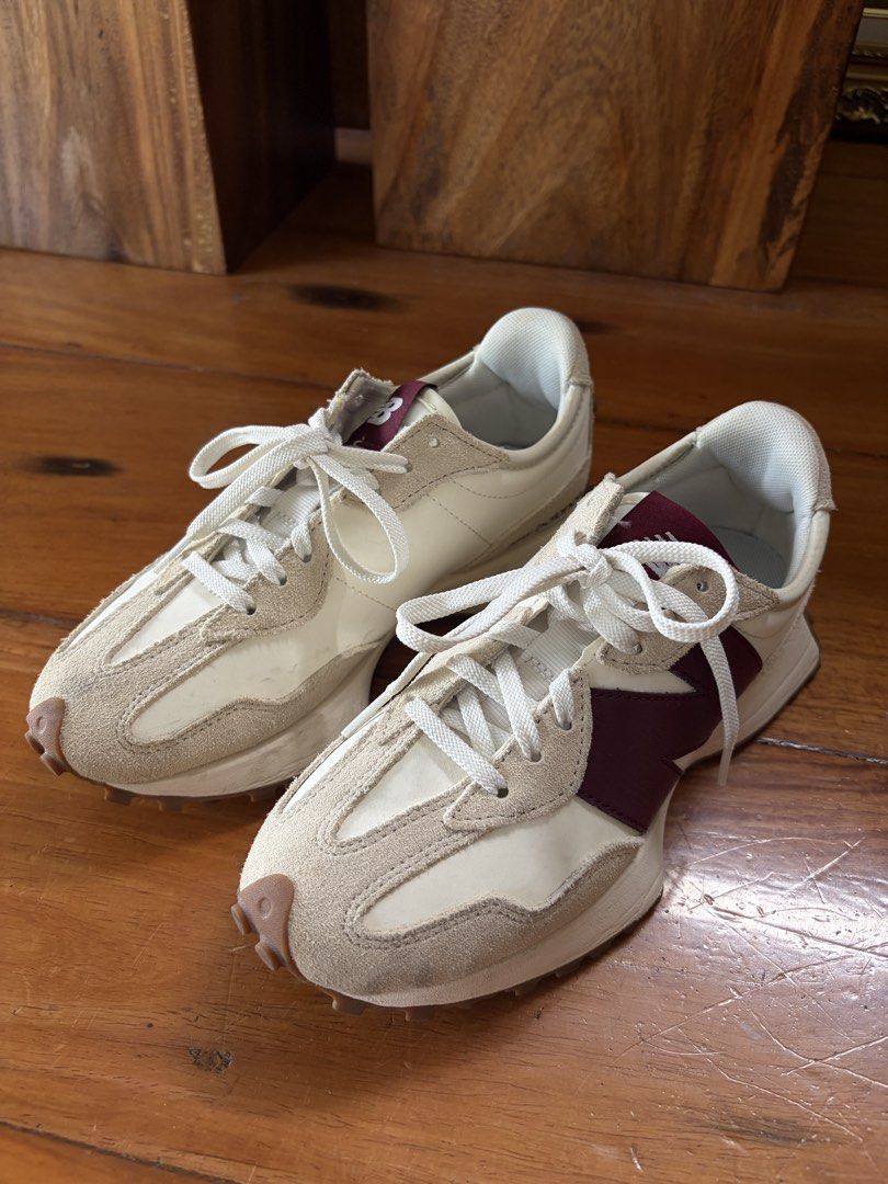 New Balance 327 Moonbeam (Category: Sneakers) located in Pasig City. Submitted by chamoisee (Listing ID 1462629656, Image 2). Description: New Balance 327 Moonbeam No box needs cleaning only.
