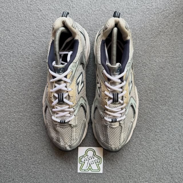 NEW BALANCE 530 SILVER METALLIC (Category: Sneakers) located in Cagayan de Oro. Submitted by huntbytrickjam.v2 (Listing ID 1462560894, Image 2). Description: N-W B-LANCE 530 SILVER METALLIC US 8 / EURO 41.5 / CM 26 EXCELLENT Pair Only Stitch Mesh M - 1699.