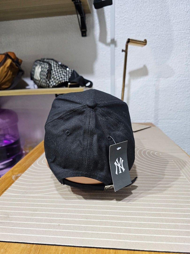 New york cap (Category: Caps & Hats) located in Baguio. Submitted by kayeonlineshop (Listing ID 1462548595, Image 3). Description: -no tag.