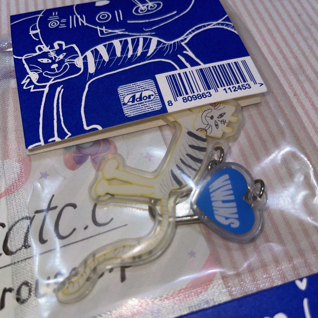 NEWJEANS DOODLE KEYRINGS (PER PIECE) (Category: Character Goods) located in Marikina City. Submitted by catc.c (Listing ID 1462573453, Image 3). Description: ATTENTION!!🐇🐇🐇🐇🐇 Price is per piece. Official merch. RARE!!! Cute little doodles by the girls, made into keyrings.🫶🏻 MINJI (Unsealed but like new) - AVAILABLE DANIELLE (Sealed) - AVAILABLE HAERIN (Unsealed but like new) - AVAILABLE HYEIN (Sealed) - AVAILABLE RFS: Need funds, so I’m do
