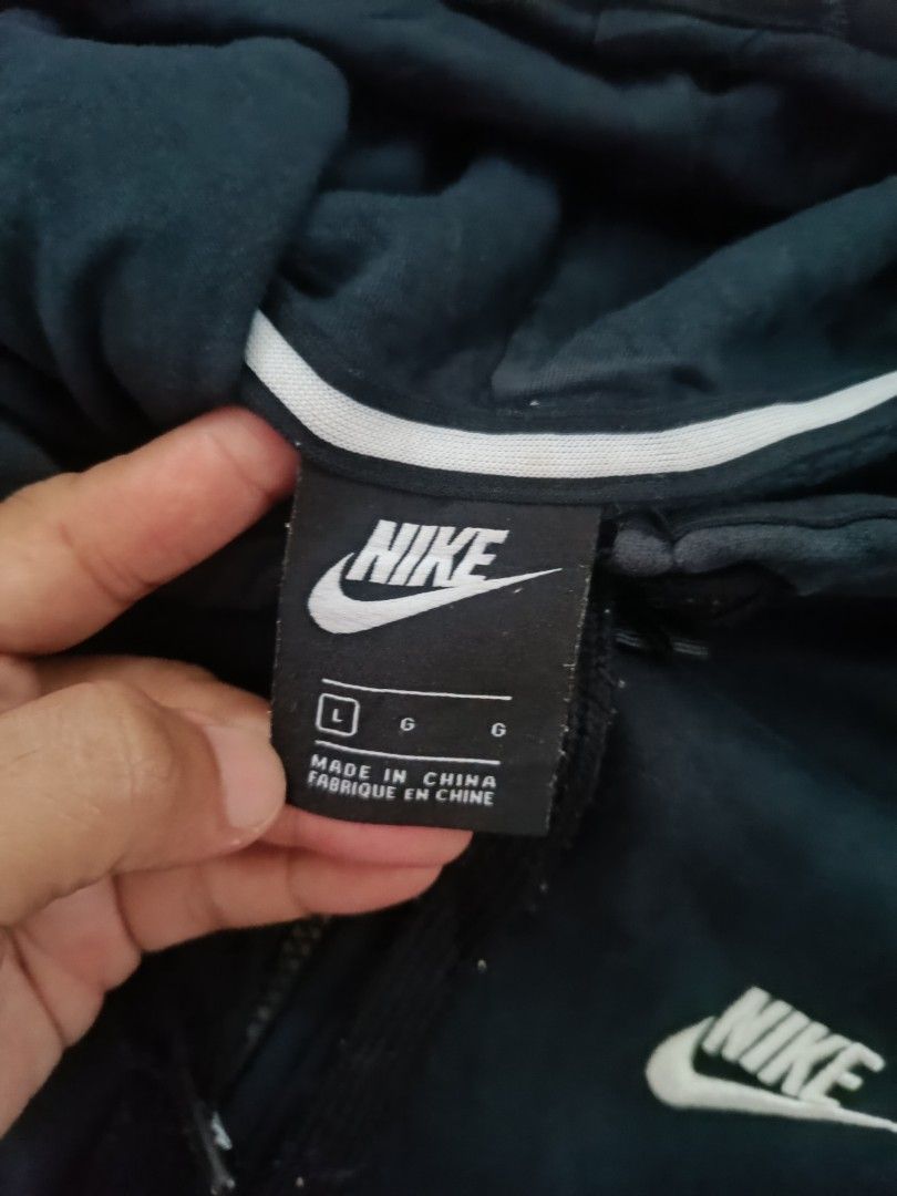 NIKE AIR HOODIE W/ BACKPRINT (Category: Hoodies) located in Bulacan. Submitted by moybilog (Listing ID 1462587104, Image 3). Description: .