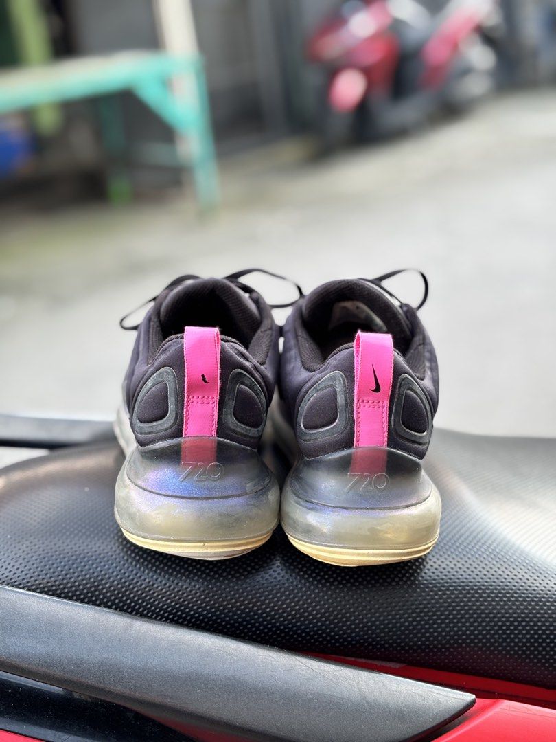 Nike Air Max 720 Women's (Category: Sneakers) located in San Fernando. Submitted by kickslocker (Listing ID 1462583700, Image 3). Description: - Nike Air Max 720 Sneakers - Women's Size 6 (23cm) - Color: Black with Pink Accents - Features: Iridescent Soles - Condition: Good - Style: Comfy and Stylish.