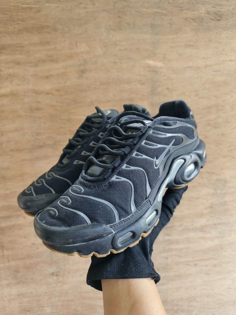Nike Air Max Plus TN SE Black Gum Sole (Category: Sneakers) located in Davao. Submitted by vndrgd (Listing ID 1462451233, Image 1). Description: - Nike Air Max Plus TN SE sneakers - Classic black colorway with gum sole - Worn only a few times - Ideal for everyday casual wear.