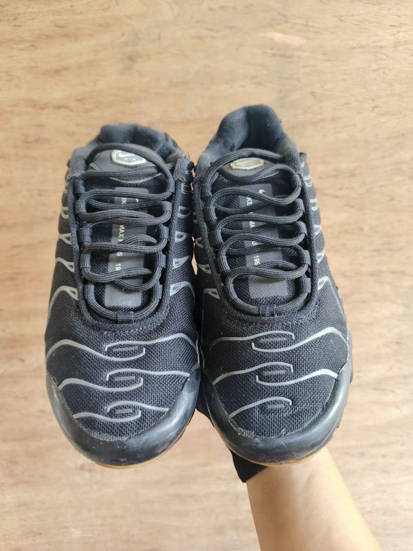Nike Air Max Plus TN SE Black Gum Sole (Category: Sneakers) located in Davao. Submitted by vndrgd (Listing ID 1462451233, Image 2). Description: - Nike Air Max Plus TN SE sneakers - Classic black colorway with gum sole - Worn only a few times - Ideal for everyday casual wear.