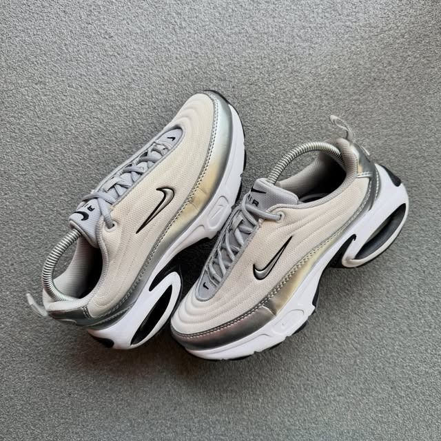 NIKE AIR MAX PORTAL SE METALLIC SILVER PHANTOM (Category: Sneakers) located in Cagayan de Oro. Submitted by huntbytrickjam.v2 (Listing ID 1462564967, Image 1). Description: N-KE AIR MAX PORTAL SE METALLIC SILVER PHANTOM US 7.5 WMNS / EURO 38.5 / CM 24.5 EXCELLENT Pair Only Sign of Usage M - 1599.