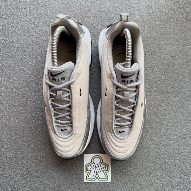 NIKE AIR MAX PORTAL SE METALLIC SILVER PHANTOM (Category: Sneakers) located in Cagayan de Oro. Submitted by huntbytrickjam.v2 (Listing ID 1462564967, Image 2). Description: N-KE AIR MAX PORTAL SE METALLIC SILVER PHANTOM US 7.5 WMNS / EURO 38.5 / CM 24.5 EXCELLENT Pair Only Sign of Usage M - 1599.
