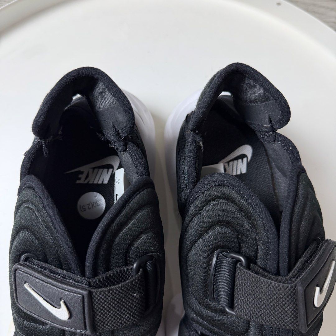 Nike Aqua Rift Tabi (Category: Sneakers) located in Manila. Submitted by wornagainstudios2 (Listing ID 1462641811, Image 3). Description: .