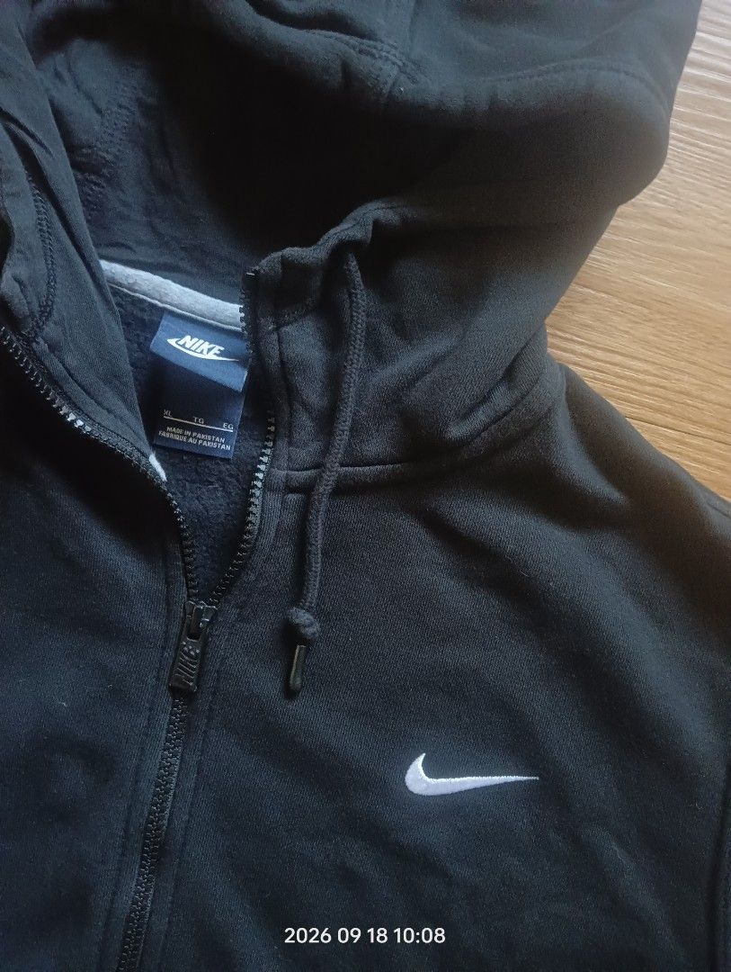 Nike Black Full Zip Hoodie Jacket (Category: Coats, Jackets and Outerwear) located in Calamba. Submitted by manueld16204 (Listing ID 1462456356, Image 3). Description: - Black Nike Full Zip Hoodie - Size XL - Full zip front with pockets - Made in Pakistan - Material: 80% Cotton, 20% Polyester - Ideal for casual wear or workouts.
