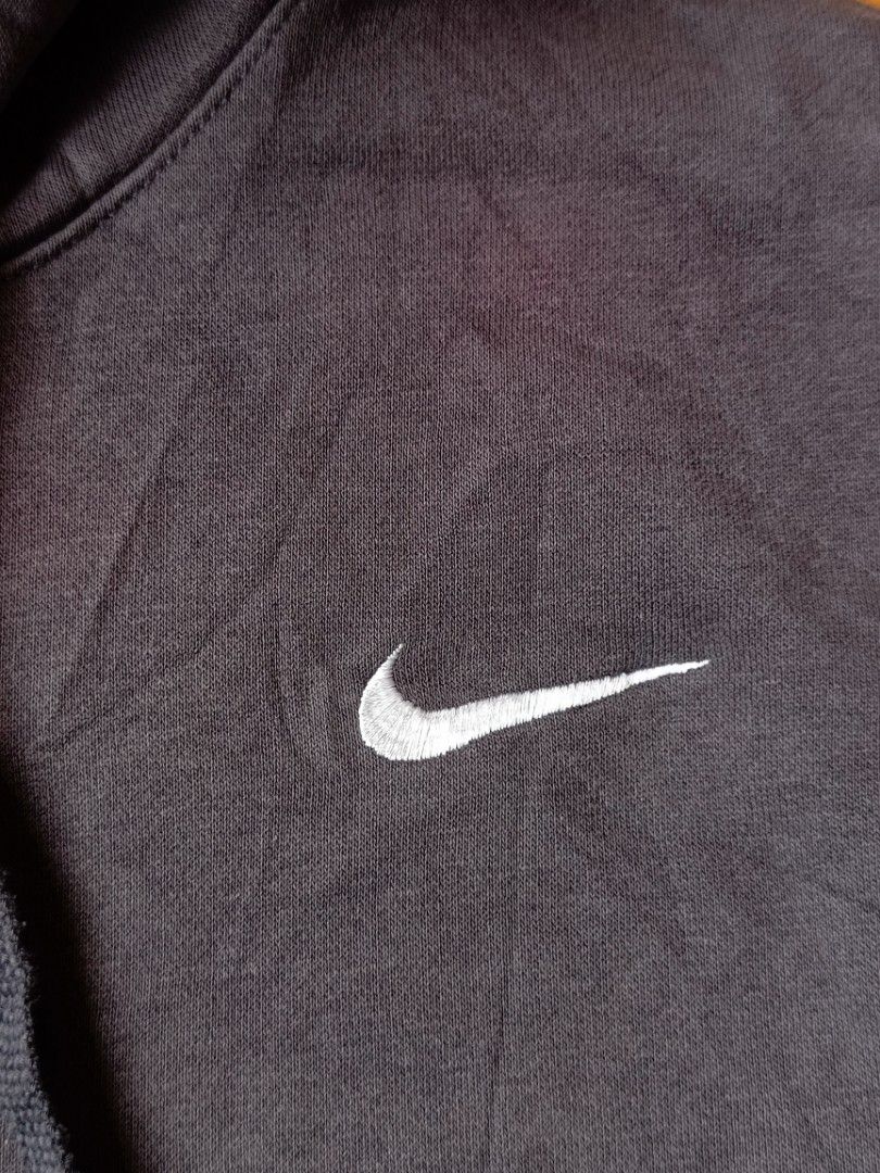 NIKE CLUB PULLOVER HOODIE (Category: Coats, Jackets and Outerwear) located in Baybay. Submitted by dathrifted (Listing ID 1462563151, Image 3). Description: NIKE CLUB PULLOVER HOODIE XL ON TAG Width- 26 Length- 28 EXCELLENT CONDITION HONEST ISSUE: see last pic PM IF INTERESTED📩📩📩.