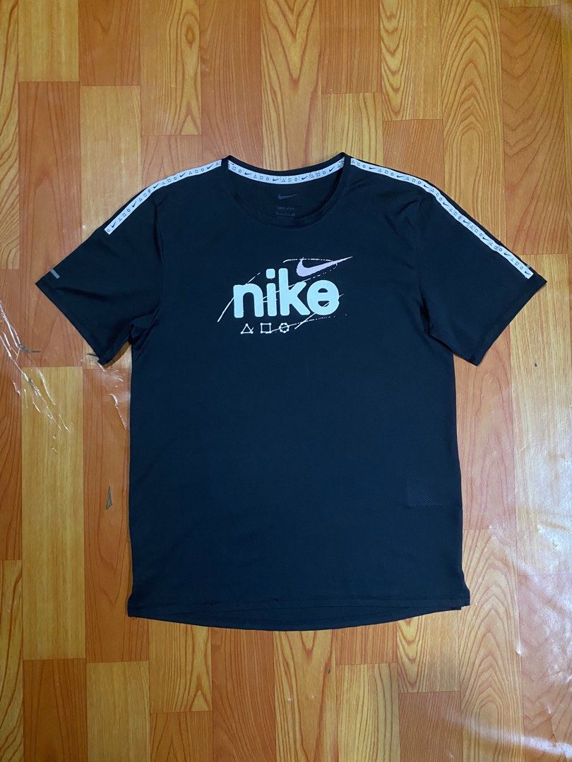Nike drifit shirt (Category: Activewear) located in Cebu City. Submitted by jerianix (Listing ID 1462628547, Image 1). Description: Nike drifit shirt Size small W18.5 L26-27 Excellent condition No issues .