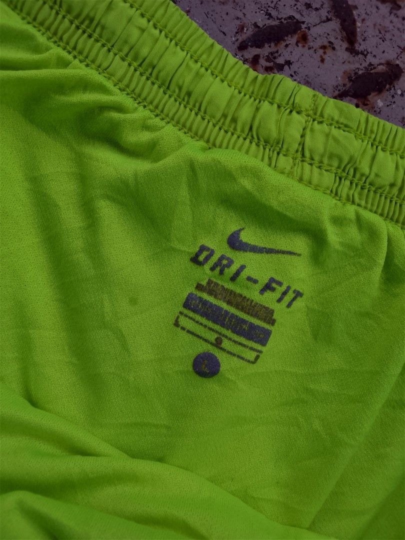 NIKE DRI-FIT TEMPO RUNNING SHORTS (Category: Shorts) located in Manila. Submitted by saiintthrift (Listing ID 1462528519, Image 3). Description: Condition: Excellent condition Size: 12 x 14.2 ( L ) Color rate: 11/10 Issue: Paint Stain ( NOT VISIBLE ) ig: saiintthrift fb: Saiint Thrift tiktok: saiint.thrift carousell: saiintthrift 380 + sf.