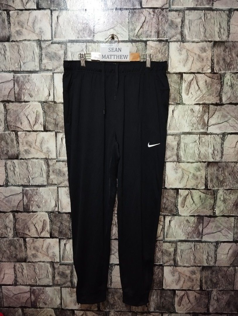 Nike Dri-FIT Totality Men's Training Pants (Category: Activewear) located in Los Banos. Submitted by streetthrift_ph (Listing ID 1462585754, Image 1). Description: Nike Dri-FIT Totality Men's Training Pants With ankle zip Medium on tag Waistline : 30-40 Stretch Length : 39 Hem : 5.2 Excellent condition Price : 1680 only Free Shipping! Payment first ✅ Mop : Gcash only Courier : J&T Express 📍 Los Baños Laguna Thanks!.