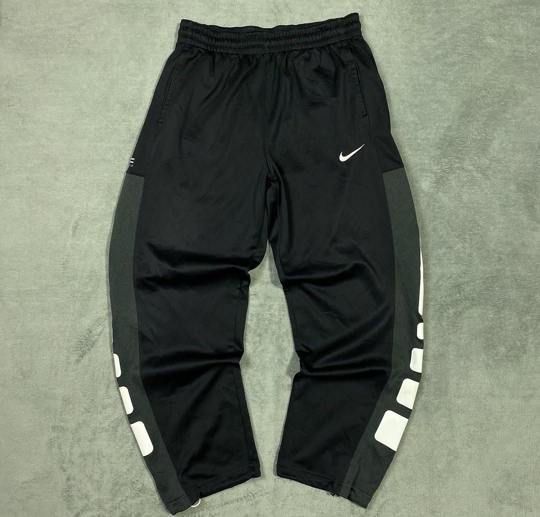 nike elite pants (Category: Joggers) located in Cavite. Submitted by nior1305 (Listing ID 1462622964, Image 2). Description: nike elite track pants length: 40 hem: 8 issue: pinhole, print condition: 9/10 mine: 350.