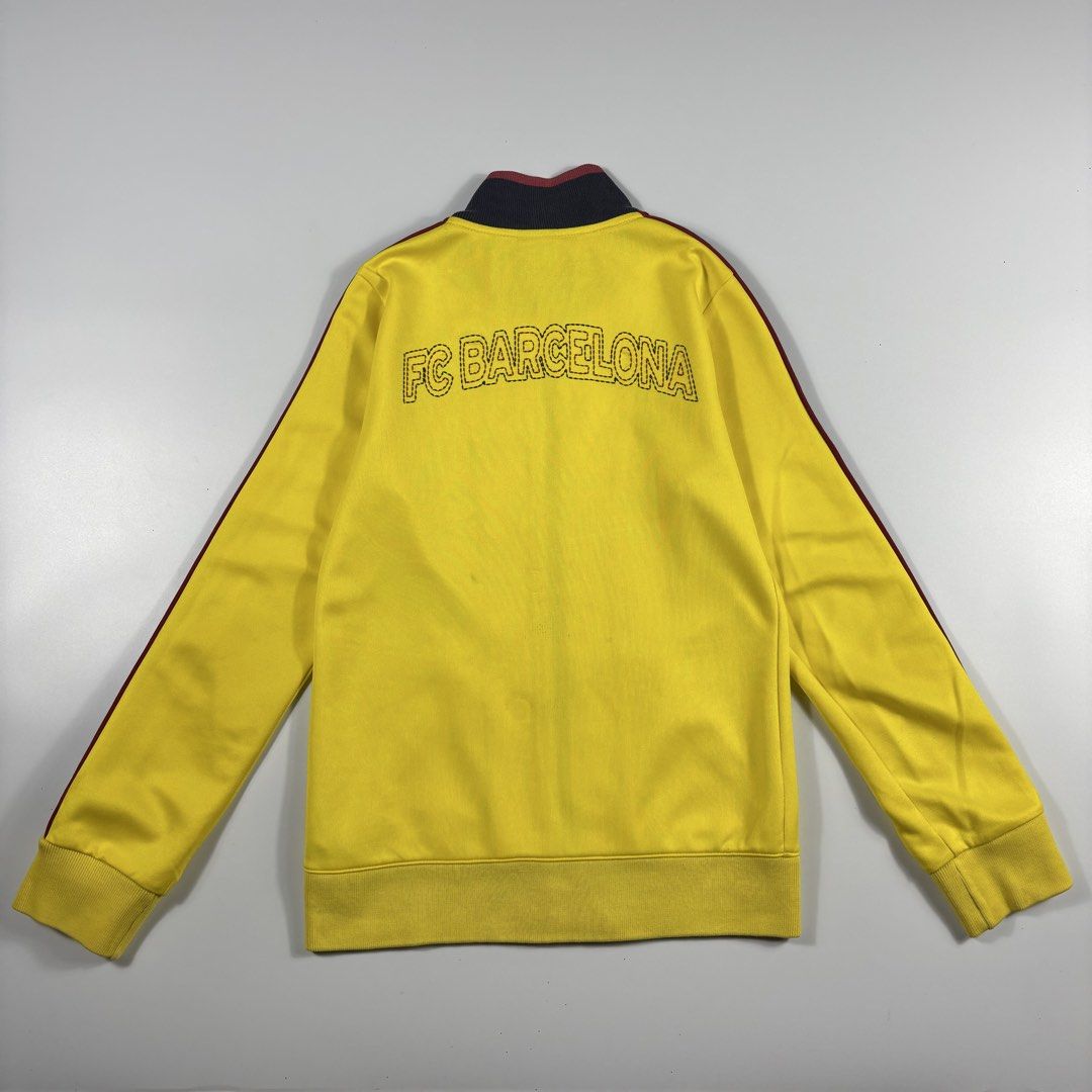 NIKE FC BARCELONA TRACK JACKET (Category: Coats, Jackets and Outerwear) located in Bulacan. Submitted by etolleneil (Listing ID 1462536098, Image 2). Description: Size: Best fit SMALL Dimes: SEE COMSEC. Color rate: 9/10 Issue: NONE.