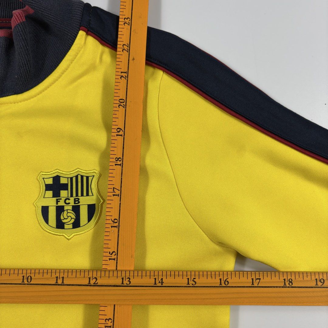 NIKE FC BARCELONA TRACK JACKET (Category: Coats, Jackets and Outerwear) located in Bulacan. Submitted by etolleneil (Listing ID 1462536098, Image 3). Description: Size: Best fit SMALL Dimes: SEE COMSEC. Color rate: 9/10 Issue: NONE.