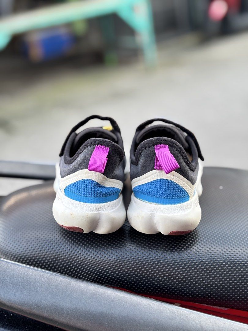Nike Free Run 5.0 Toddler (Category: Babies & Kids Fashion) located in San Fernando. Submitted by kickslocker (Listing ID 1462581661, Image 3). Description: - Nike Free Run 5.0 for toddlers - Size: 12C (29.5 EUR / 18CM) - Color: Black and grey with yellow Nike swoosh - Features: Easy-on/off velcro straps - Ideal for: Active kids - Price: P499.