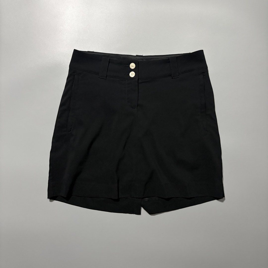 Nike Golf 2000s Dri-FIT Black Skort (Category: Activewear) located in Tayabas. Submitted by bayabaskartell (Listing ID 1462442075, Image 1). Description: .