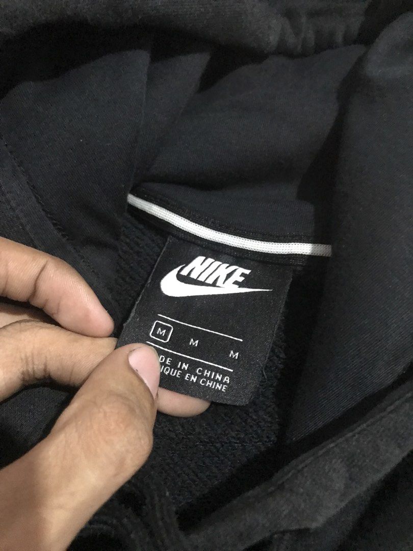 NIKE HOODIE (Category: Hoodies) located in Tabaco. Submitted by cthrifted (Listing ID 1462457140, Image 2). Description: .