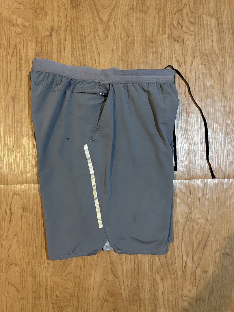 Nike Men's Flex Stride 7" Running Short (Category: Activewear) located in Bacolod City. Submitted by maxpeynthrift (Listing ID 1462646891, Image 3). Description: Size Large W 30 to 38 stretchable L 18 In seam 9 Hem 12 With inner short Good condition Issue small pinhole sa last picture Hindi makita yung skin kase Meron inner short .