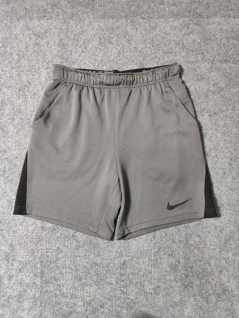 Nike Men's Grey Athletic Shorts (Category: Shorts) located in Gapan. Submitted by asupzkie (Listing ID 1462669223, Image 1). Description: #PTPADMINTHANKS FOR SALE Nike Men's Grey Athletic Shorts Dimes: 30-31x16 Color Rate 9.9/10 Excellent Like New Condition Pm For More Details and Picture Unlimited Vouch and Video Call Location: Nueva Ecija Pass Cop/Cod Courier: J&T.