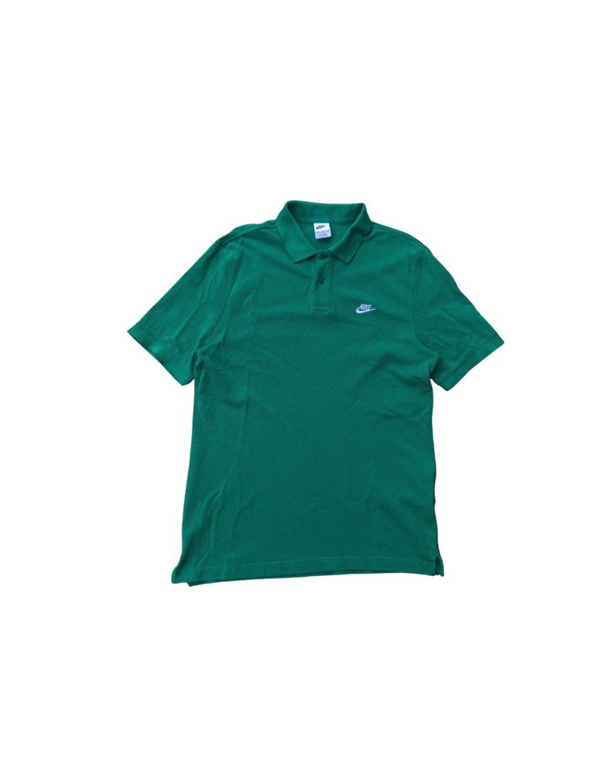 NIKE POLO SHIRT (Category: Tshirts & Polo Shirts ) located in El Salvador. Submitted by 00jiroo00 (Listing ID 1462443183, Image 1). Description: NIKE POLO SHIRT Model height 5’8 Dimensions: W - 21 L - 28 Details: good condition must have minor signs of usage neckline issue see photo for other issue Condition: 8.5/10 Color rate: 8.5/10 Swipe for more details… 📩 ₱200 📌 Before You Buy: 📃 Please read all item details carefully 📍 Payment-first pol