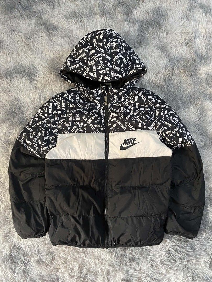 NIKE PUFFER JACKET (Category: Coats, Jackets and Outerwear) located in Manila. Submitted by aize2thrft (Listing ID 1462479528, Image 1). Description: NIKE PUFFER JACKET LIKE NEW CONDITION NO ISSUE 25/21.