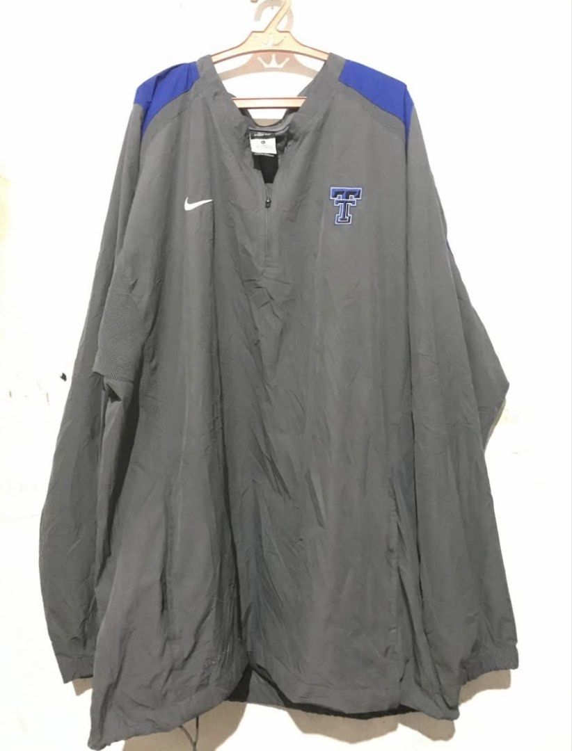 Nike Storm-Fit Pullover Jacket Texas Tech XL (Category: Coats, Jackets and Outerwear) located in Dagupan City. Submitted by nathani3l (Listing ID 1462560455, Image 1). Description: Dimes W:25 L:31 Good condition, no issue Loc: Pangasinan.