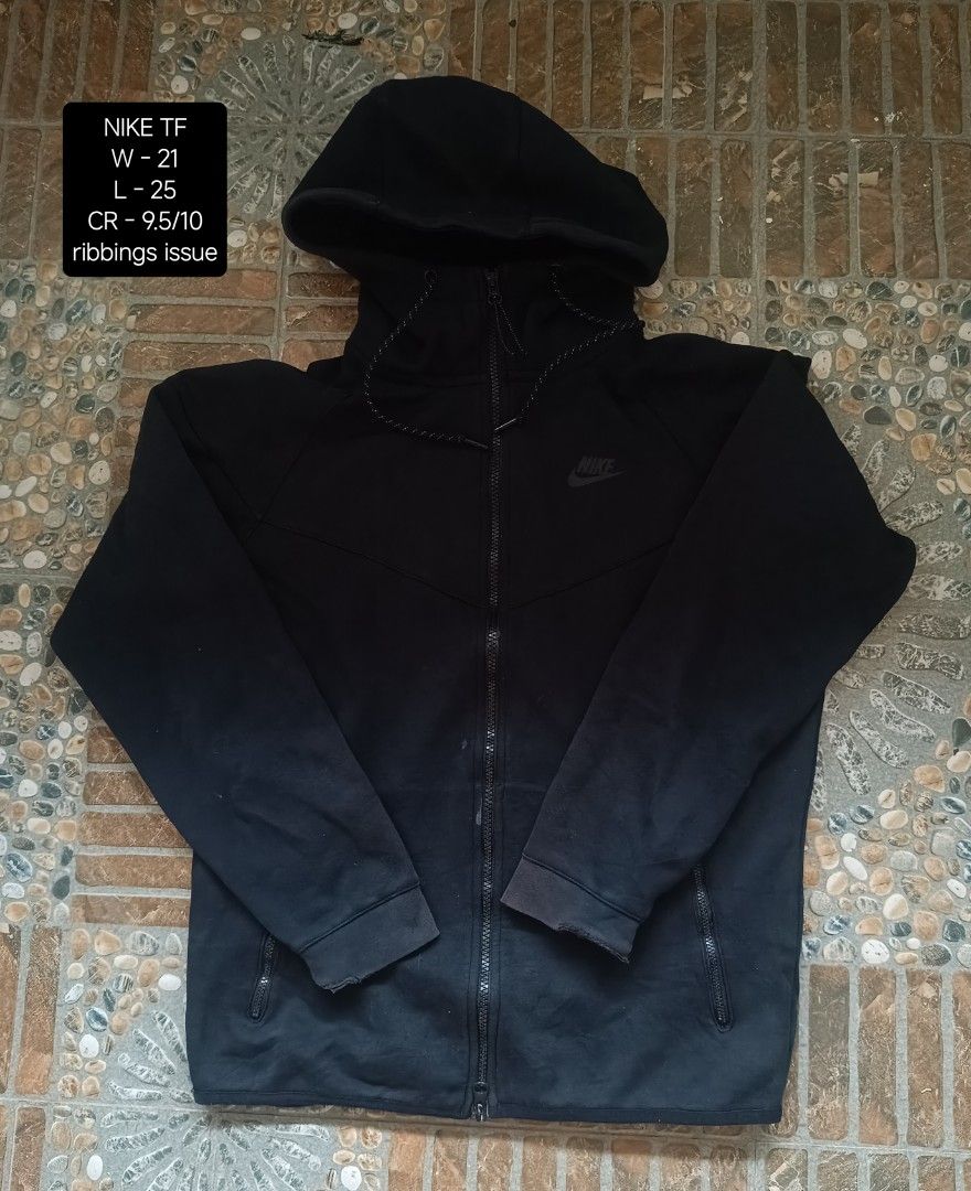 Nike TF Hoodie (Category: Hoodies) located in Bulacan. Submitted by moybilog (Listing ID 1462586753, Image 1). Description: Ribbings issue.