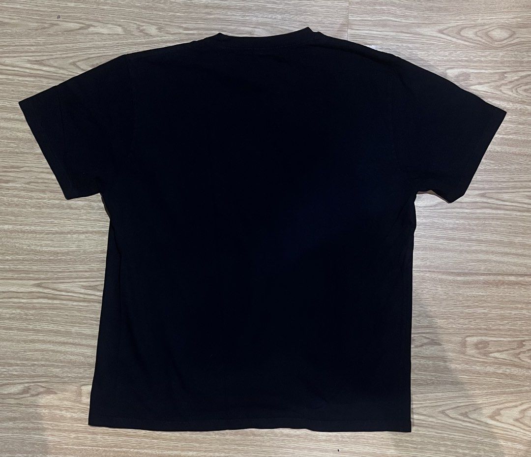 Noah Rose Logo T-Shirt Black (Category: Tshirts & Polo Shirts ) located in Quezon City. Submitted by reecepalafox (Listing ID 1462515953, Image 2). Description: - Black Noah t-shirt - Classic rose logo - Short sleeves, crew neck - Size: Medium - Flaws: Small stain on front hem, small tear on left shoulder seam - Please check photos for detailed condition.