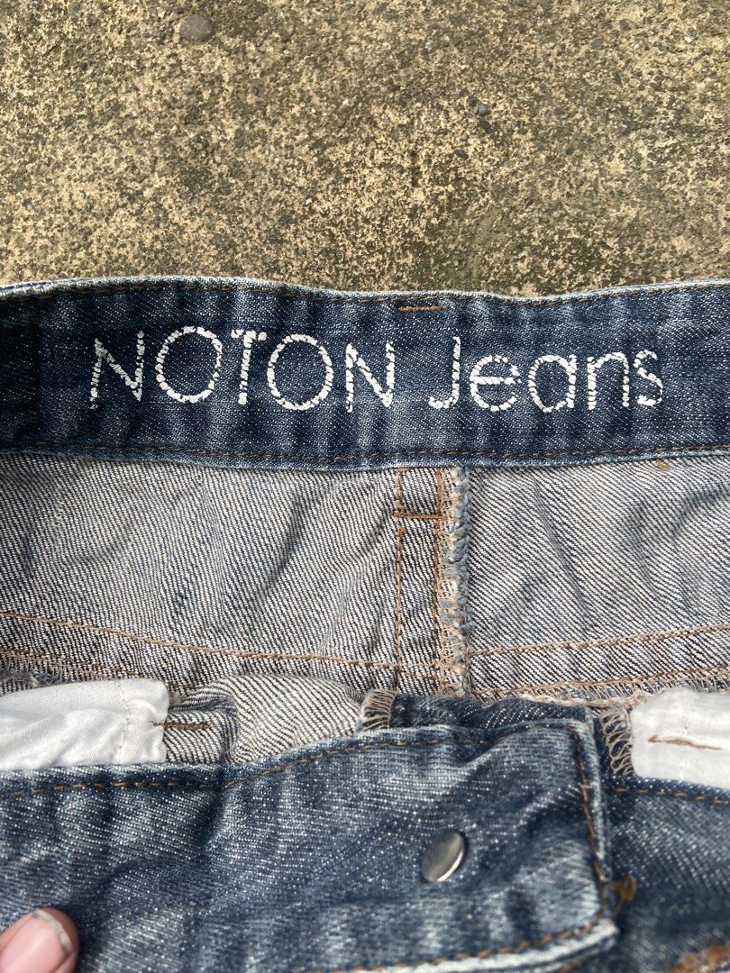 NOTON BOOTCUT JEANS (Category: Jeans) located in El Salvador. Submitted by 00jiroo00 (Listing ID 1462446217, Image 3). Description: NOTON BOOTCUT JEANS Model height 5’8 Dimensions: W - 31 L - 41.5 T - 11.5 H - 9.3 Details: good condition must have signs of usage need wash Condition: 8.5/10 Color rate: 8.5/10 Swipe for more details… 📌 Before You Buy: 📃 Please read all item details carefully 📍 Payment-first policy applies ❌ No cancellations, ret