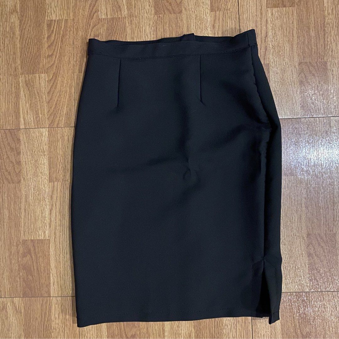 Office Black Skirt with slit (Category: Skirts) located in Cainta. Submitted by cc.collectives (Listing ID 1462509890, Image 1). Description: good as new used once .
