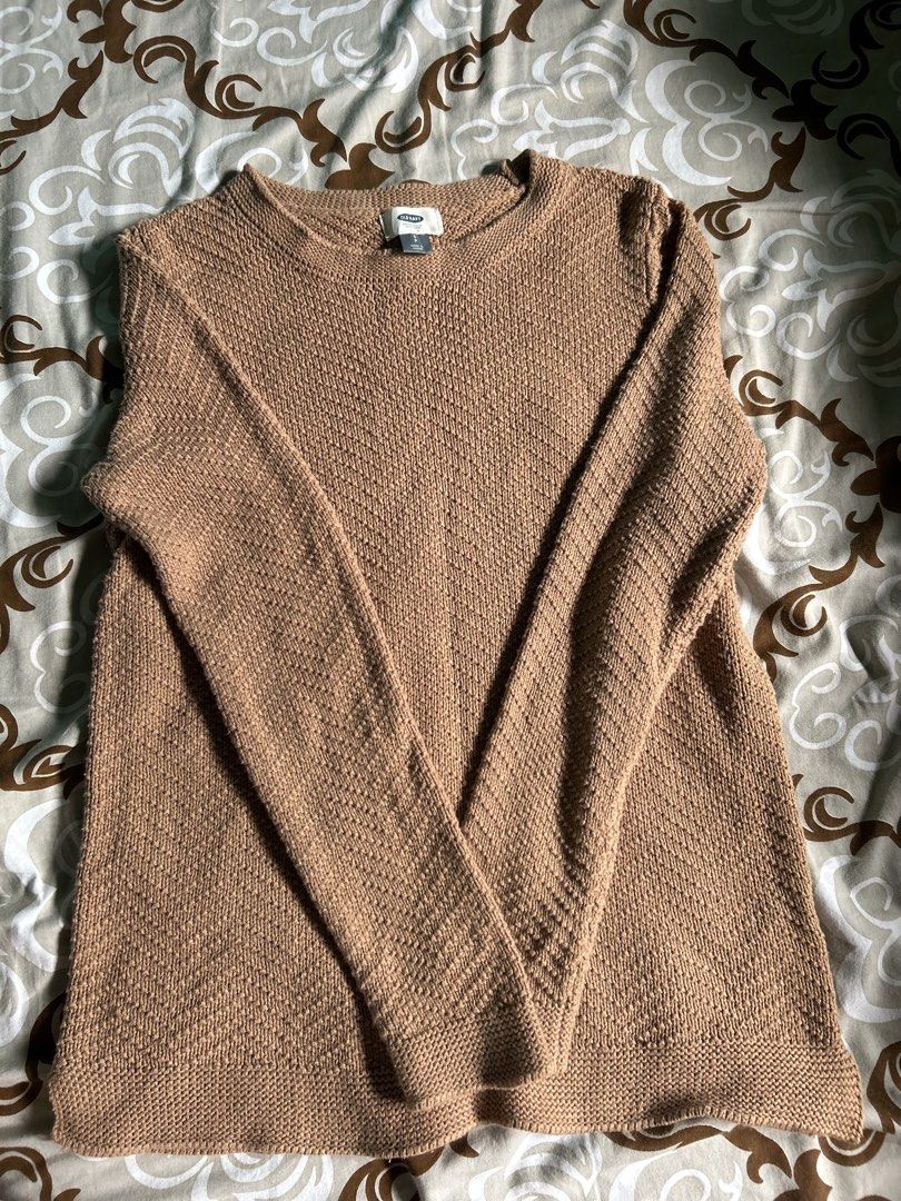 Old Navy Brown Knit Sweater Size S (Category: Coats, Jackets and Outerwear) located in Lal-Lo. Submitted by pureearth_8c747c (Listing ID 1462514811, Image 2). Description: - Brand: Old Navy - Color: Brown - Style: Knit Sweater - Features: Textured knit pattern, long sleeves, crew neck - Origin: Made in China - Versatile: Great for layering or wearing on its own.