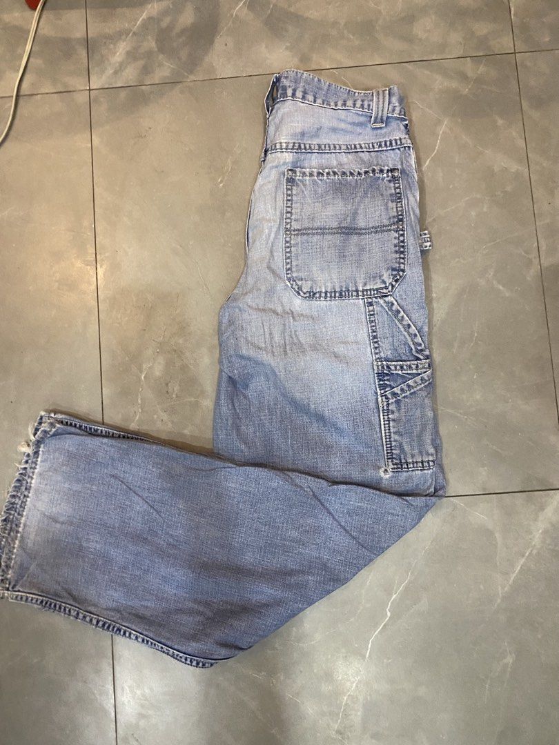 OLD NAVY CARPENTER PANTS (Category: Jeans) located in Cainta. Submitted by ccrue (Listing ID 1462557479, Image 3). Description: Old Navy Carpenter pants Waistline: 31 Thigh: 14 in Length: 40.5 in Leg hole: 10 in issue: small hole back pocket (see pic) Php 300.