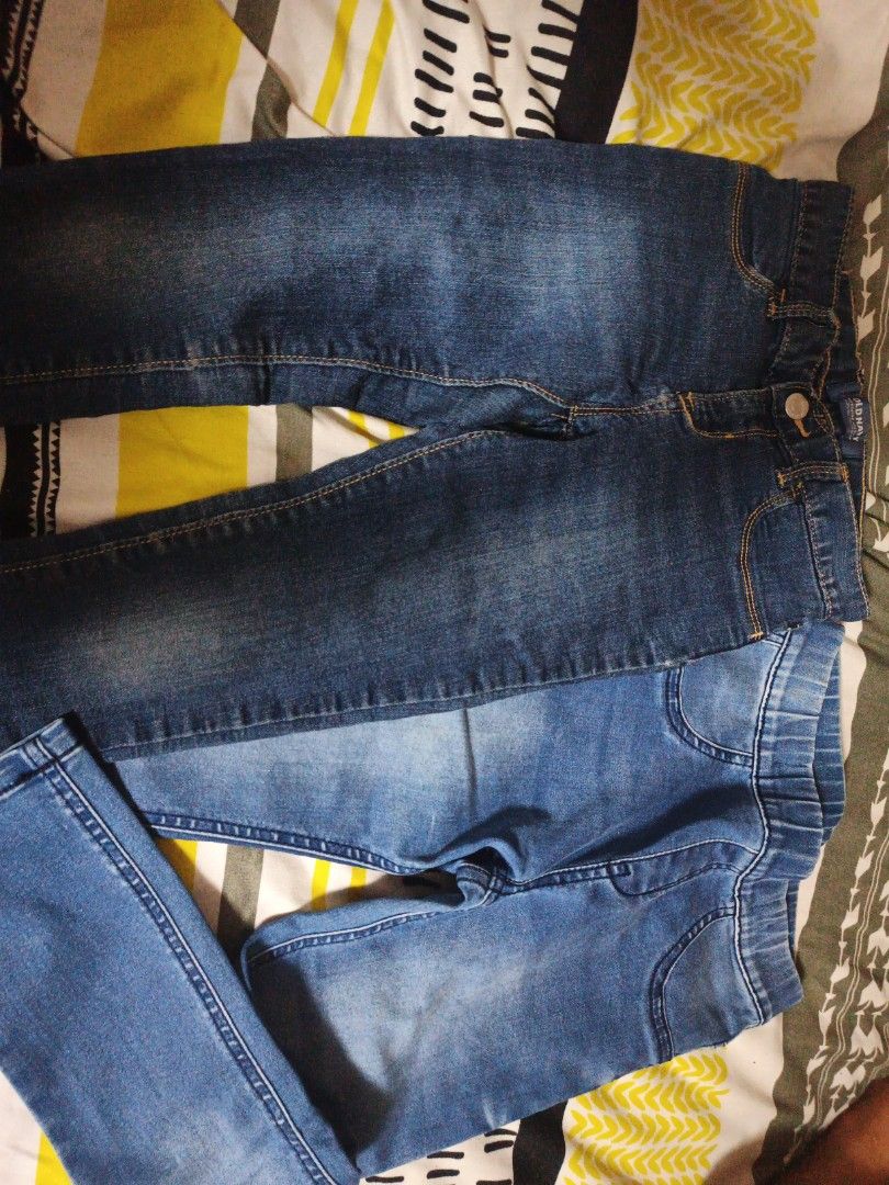 Old Navy Rockstar Jeans J (Category: Babies & Kids Fashion) located in Bulacan. Submitted by gratsy (Listing ID 1462451162, Image 1). Description: - Old Navy Rockstar Jeggings - Dark wash denim - Elastic waistband for ultimate comfort - Size: 8 Regular - Ideal for everyday wear - Comfortable and stylish combination take all 180.