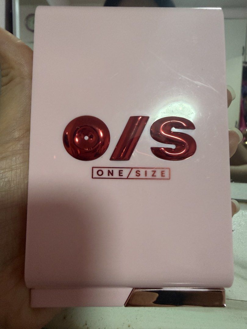 One Size Cheek Clapper Attention Seeker blush (Category: Makeup) located in Paranaque City. Submitted by wakeupnmakeup.ph (Listing ID 1462650703, Image 2). Description: Bought from Sephora with box .