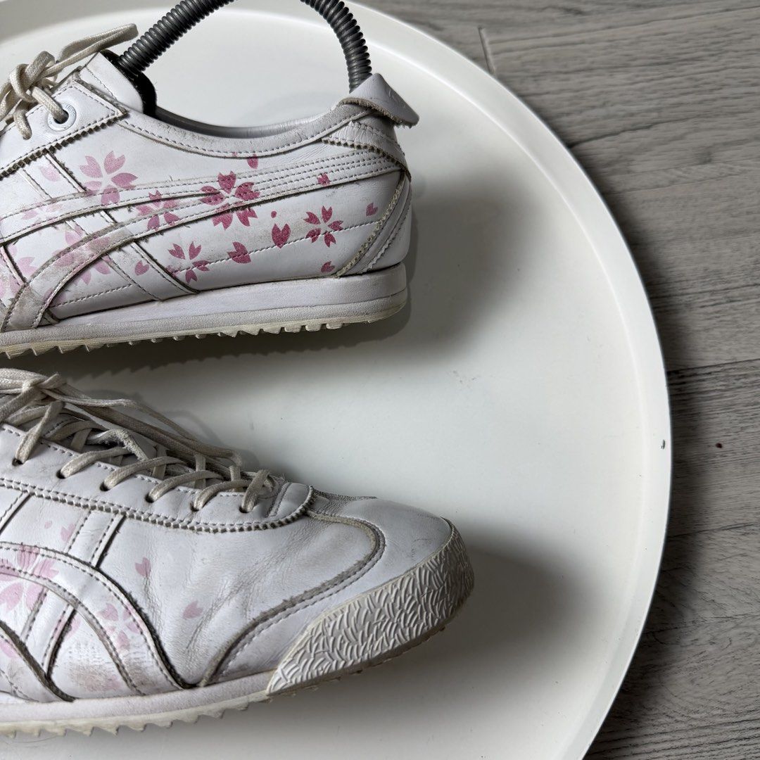 Onitsuka Tiger “Cherry Blossom” (Category: Sneakers) located in Manila. Submitted by wornagainstudios2 (Listing ID 1462635181, Image 3). Description: .
