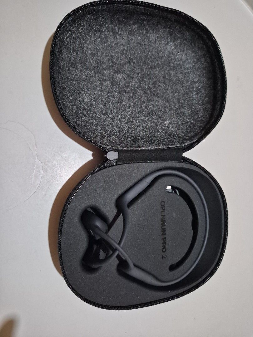 Openrun pro 2 - new (Category: Earphones) located in Caloocan City. Submitted by supahdeclutterer (Listing ID 1462608658, Image 2). Description: if you like to listen to music, but still be aware of your surroundings then this earphone is for you! You can use this while commuting, while going for a run/jog, or anything! Good sounds, good vibes and all around secure around your ears. I dont use it anymore and it's just laying around my apartment. 