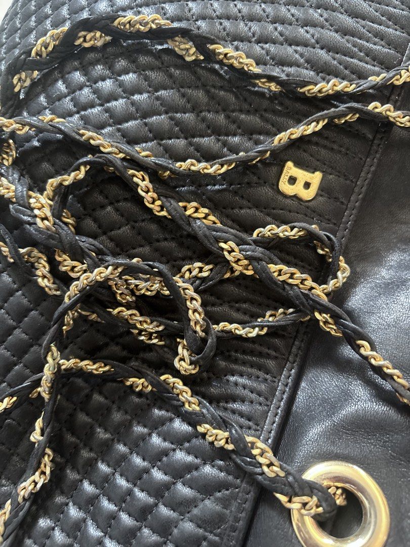 Original Bally Chain Shoulder (Category: Luxury Bags & Wallets) located in Manila. Submitted by jefyukay (Listing ID 1462492983, Image 3). Description: Orig sobrang ganda pa Sale.