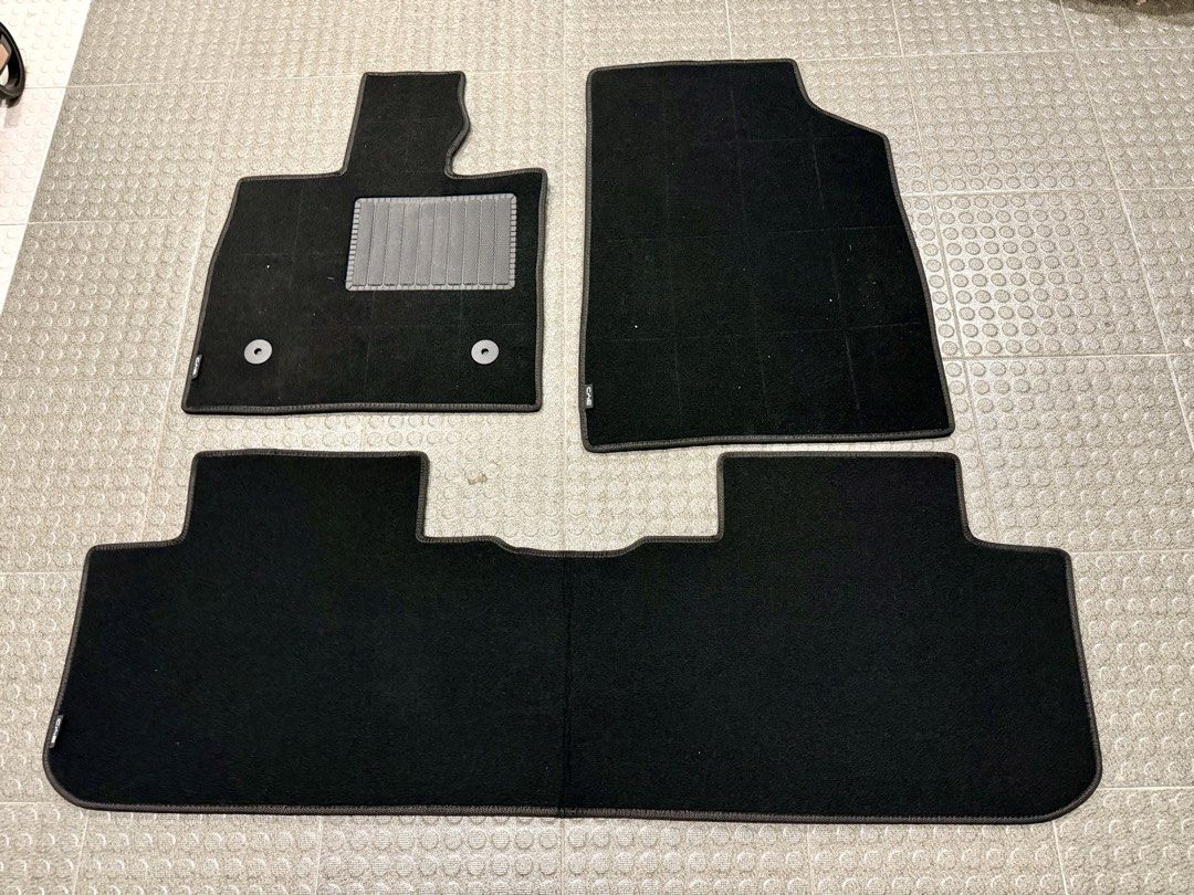Original BYD Sealion 6 Carpet Matting Set (Complete) (Category: Upholstery, Seatcovers and Other Interior Parts and Accessories) located in Manila. Submitted by captain_siy (Listing ID 1462593919, Image 2). Description: - Original BYD Sealion 6 Carpet Matting Set (Complete) - Includes 1st and 2nd Row Mats - Driver's side mat features retention eyelets and heel pad - Clean and well-maintained - Ready for immediate installation - Pickup available i