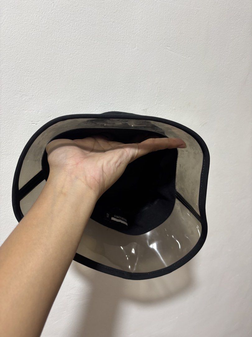 Original j.lindeberg Bucket Hat (Category: Caps & Hats) located in Tarlac. Submitted by jekzxkie (Listing ID 1462644397, Image 3). Description: For Sale: Original J.Lindeberg Bucket Hat (Black / Translucent Brim) Condition: 9/10 (Excellent condition, no major flaws or stains on the fabric) Color: Black with signature silver bridge logo Size: One Size / Fits most Perfect for golf sessions, streetwear outfits, or sunny outdoor days. Authentic J.Lin