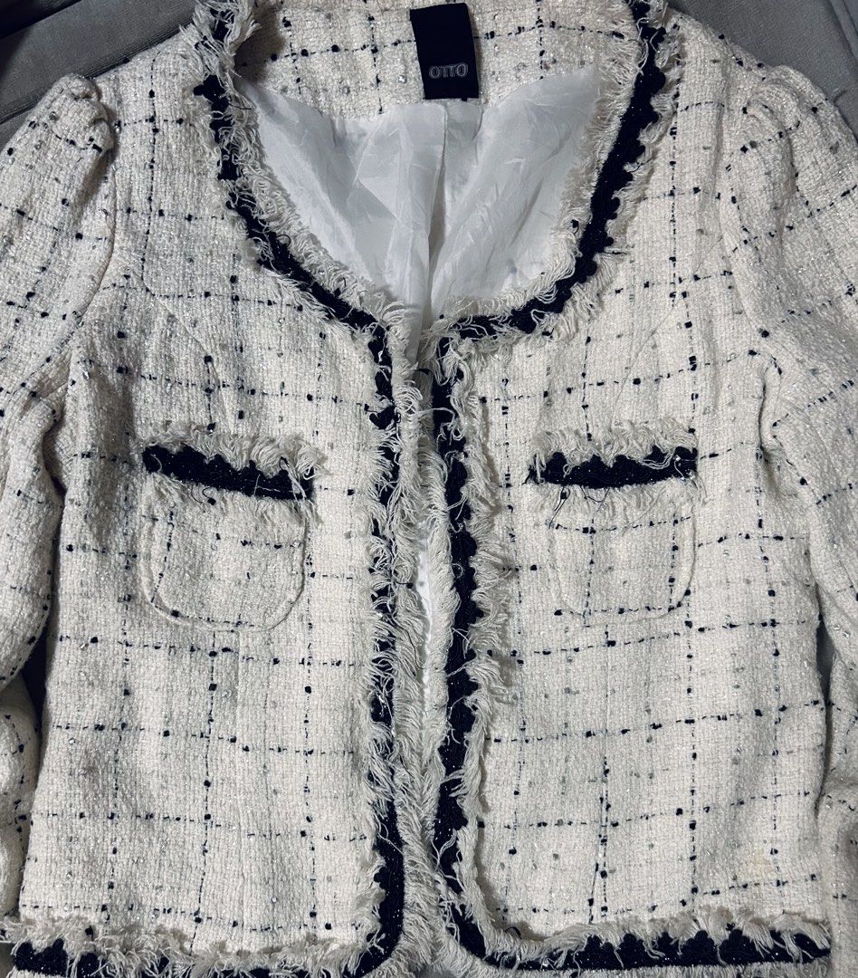 OTTO (Category: Coats, Jackets and Outerwear) located in Davao. Submitted by sart0ria85 (Listing ID 1462484130, Image 3). Description: A short tweed jacket WITH PEARL buttons almost cropped in black and off white.. 90% ACRYL 10% POLYESTER MADE IN CHINA 🇨🇳 SMALL. Size 4 EXCELLENT CONDITION (94/100).