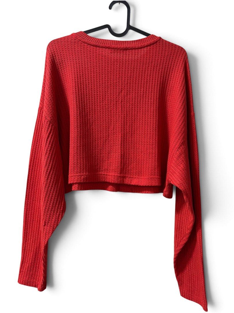 OXXO bright red cropped sweater (Category: Longsleeves) located in Santol. Submitted by lululane (Listing ID 1462619010, Image 2). Description: .
